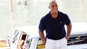 Dwayne Johnson ‘La Roca’ sorprende en Venecia con transformación radical: ¿Qué le pasó?