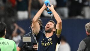 Thomas Müller marca hat trick en su cumpleaños y Vancouver asegura playoffs con paliza a Philadelphia