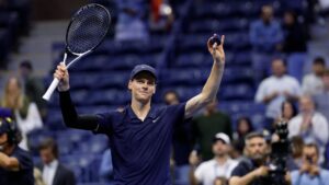 Jannik Sinner y Naomi Osaka completan las semifinales del US Open