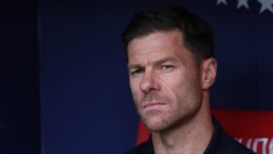 Xabi Alonso, decepcionado tras ser goleado en el derbi