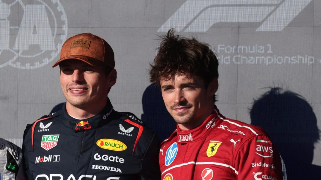 Charles Leclerc y Max Verstappen en el podio de F1 | Reuters