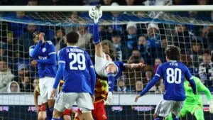 Un golazo de chilena salva al Estrasburgo ante Jagiellonia en la Conference League