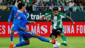 Cucho Hernández, sin chispa en el revés del Betis ante el Atlético de Madrid
