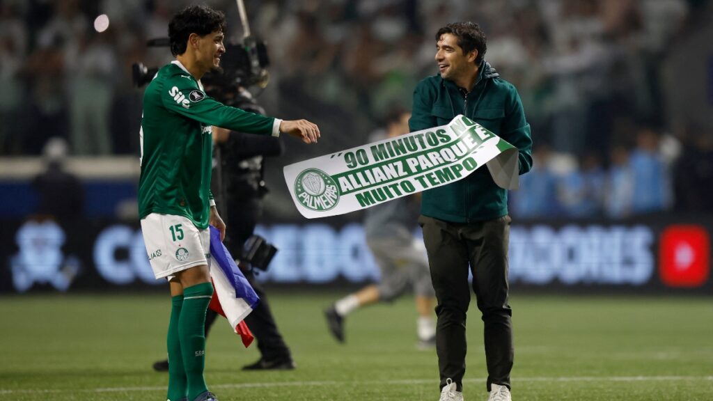 Abel Ferreira, técnico de Palmeiras celebra
