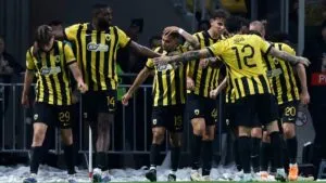 Orbelín Pineda se luce en la goleada del AEK Atenas sobre el Aberdeen