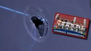 Universidad de Chile vuelve a armar desastre en la Copa Sudamericana: hinchas atacan el bus de Lanús