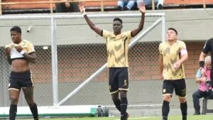 Águilas Doradas vence al Medellín y no se da por vencido para jugar cuadrangulares