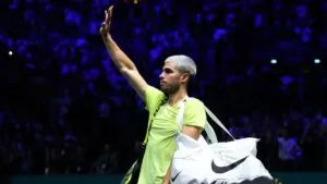 Carlos Alcaraz cae en París y arriesga la cima del Ranking ATP
