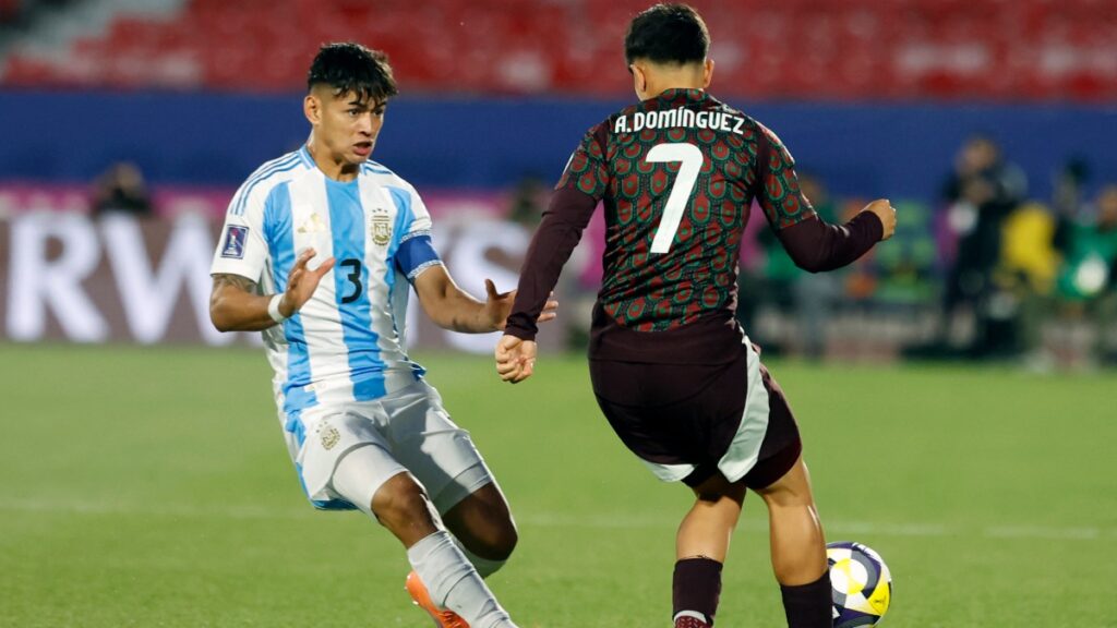 Alexei Domínguez sale por lesión