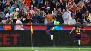 Ronald Araújo salva al Barcelona con un gol al último minuto