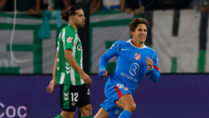 Atlético de Madrid hace pesar el apellido Simeone y domina al Betis