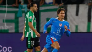 Atlético de Madrid hace pesar el apellido Simeone y domina al Betis