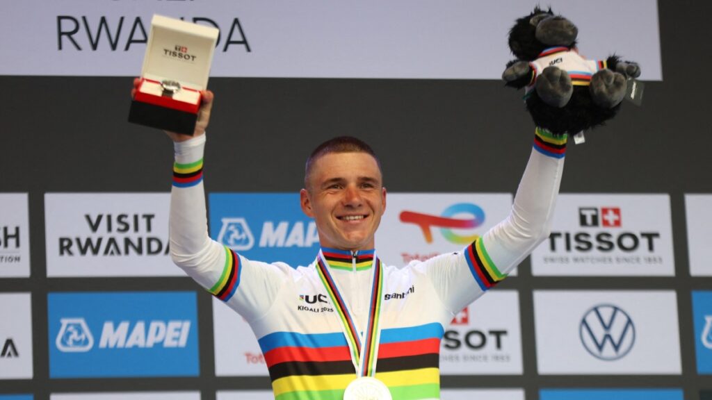 Remco Evenepoel | REUTERS/Jean Bizimana.