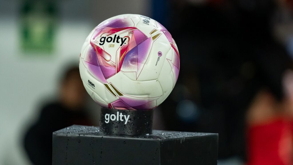 Balón oficial de la Liga BetPlay 2025-II / Vizzor