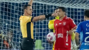 América se desploma ante Millonarios y queda al borde de la eliminación