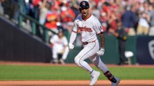 Cleveland evita la eliminación y habrá Juego 3 ante Detroit