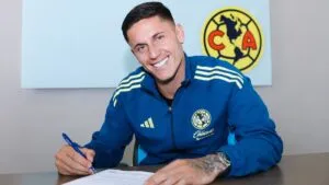 Brian Rodríguez firma renovación con las Águilas del América hasta 2029