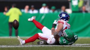 ¡Terrible! Cam Skattebo sufre aparatosa lesión en el tobillo durante el Giants vs Eagles