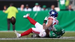 ¡Terrible! Cam Skattebo sufre aparatosa lesión en el tobillo durante el Giants vs Eagles