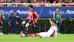 Chivas pierde a Diego Campillo por lo que resta del torneo tras el Clásico Tapatío