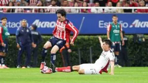 Chivas pierde a Diego Campillo por lo que resta del torneo tras el Clásico Tapatío