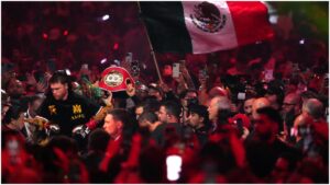 Papá de David Benavidez festeja que los cinturones del supermediano no estén “secuestrados” por Canelo Álvarez