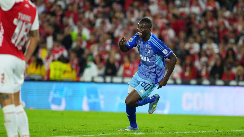 Cristian Cañozales celebrando el gol de Millonarios / Vizzor