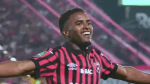 Clásico manudo: Alajuelense supera a Saprissa y se instala en la cima