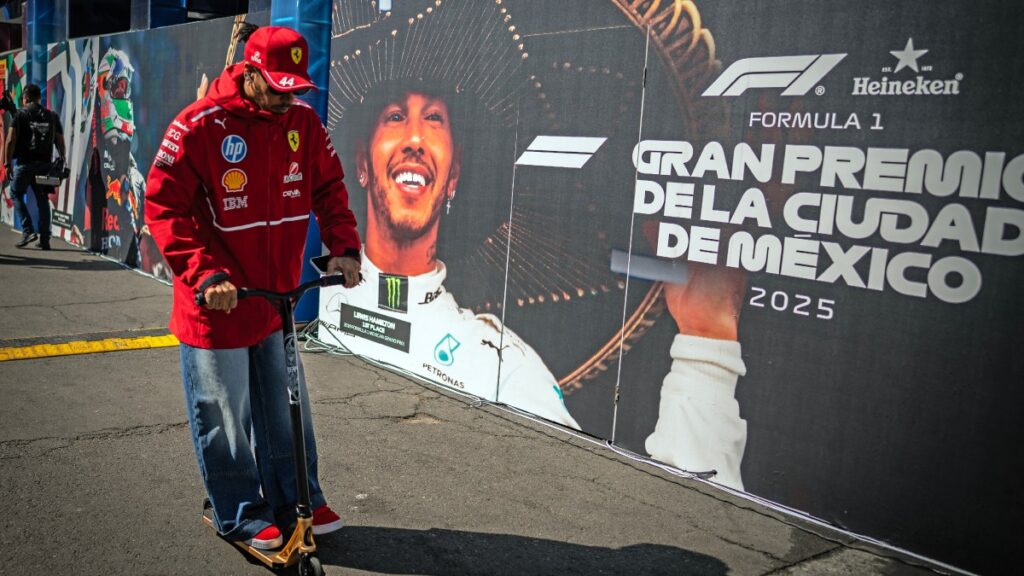 Los pilotos también se unieron a la fiesta. ALFREDO ESTRELLA / AFP