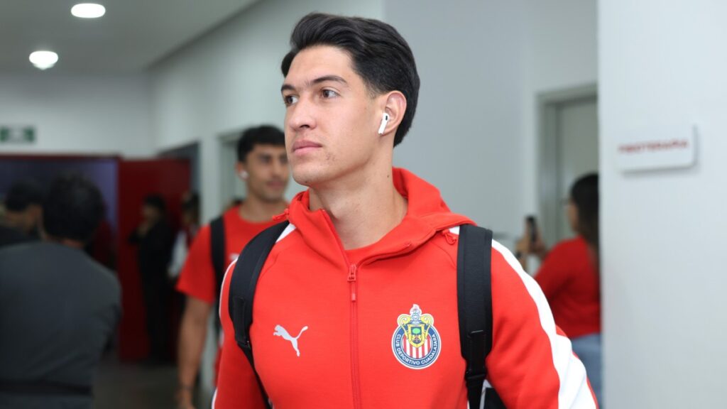 Castillo previo a un partido de Chivas en Liga MX | Imago7