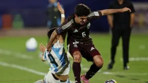 César Garza se queja del arbitraje, pero no pone excusas tras eliminación de México