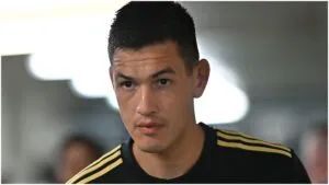 ¡Titular indiscutible! César Montes, presente en una nueva victoria del Lokomotiv