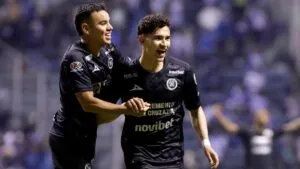 Cruz Azul golea a Puebla y es el líder momentáneo del Apertura 2025