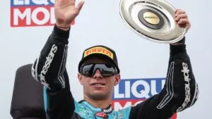 El dilema de David Alonso en Moto2: entre rematar bien o cuidarse de las marrullas