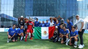 GP México 2025: Checo Pérez se roba el show en De la Pista a la Cancha