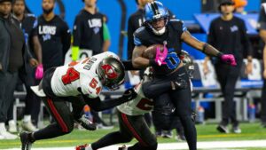 Un Jahmyr Gibbs imparable comanda la victoria de Lions sobre Buccaneers