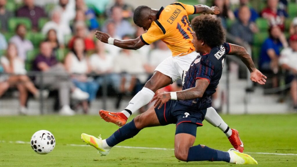 Estados Unidos rescata el empate ante Ecuador