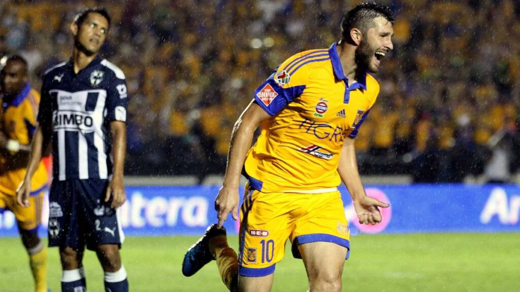 André-Pierre Gignac vs Monterrey