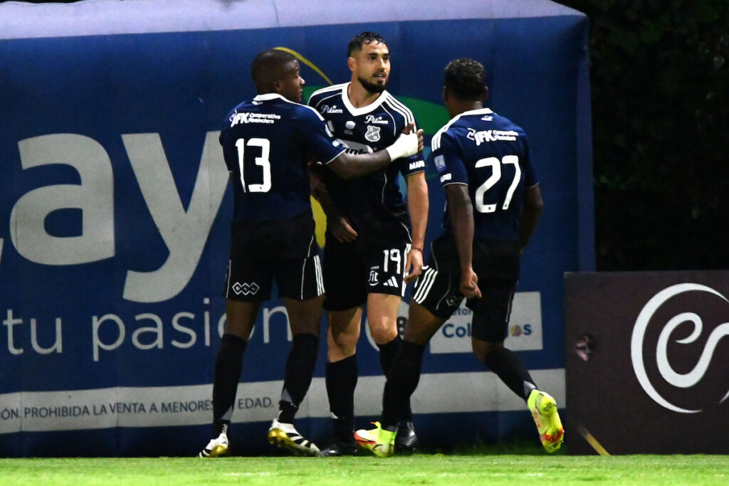 Francisco Fydriszewski celebra un gol. - Vizzor Image.