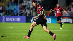 Alajuelense se clasifica a la final tras una dramática tanda de penales
