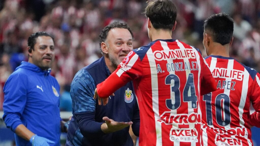 Gabriel Milito quiere el título de goleo para Armando González