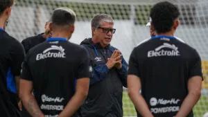 Golpe duro para El Salvador: nuevas bajas sacuden al equipo del ‘Bolillo’ Gómez