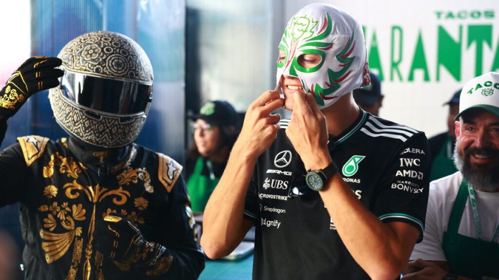 George Russel y Mario Achi conviven durante un evento previo al GP México