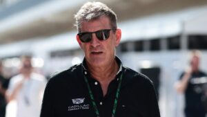 Graeme Lowdon ya quiere ver correr a Checo Pérez en el GP de México con Cadillac