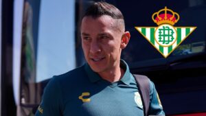 Guardado inicia su carrera de entrenador en el Betis