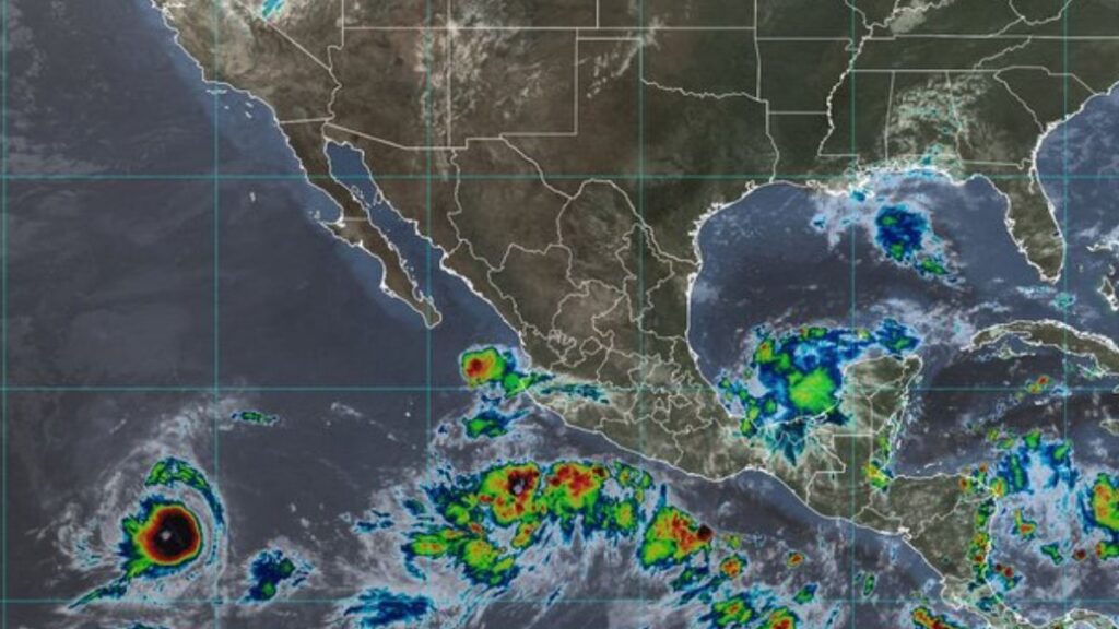 Alertan por posible huracán Priscila en México; seis estados en riesgo