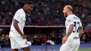 Inter de Milán derrota a la Roma y toma el liderato en la Serie A