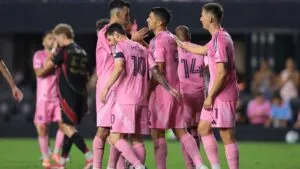 Messi impulsa al Inter Miami con doblete en goleada ante el Atlanta United