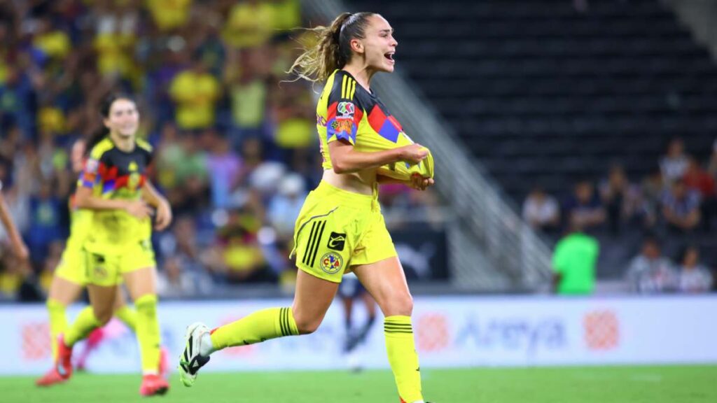 Irene Guerrero celebra el gol del triunfo ante Rayadas. Imago 7