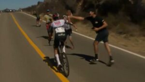 ¡Ídolo mexicano! Isaac del Toro se da el lujo de celebrar con la afición en el Campeonato Nacional